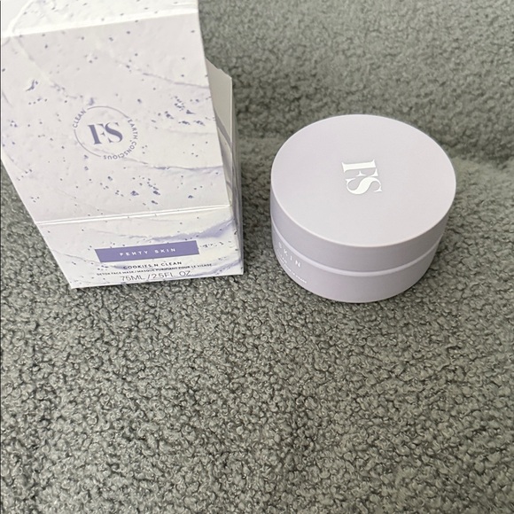 Fenty Beauty Cookies N Clean Detox Face Mask - Lavender and White - Picture 5 of 5